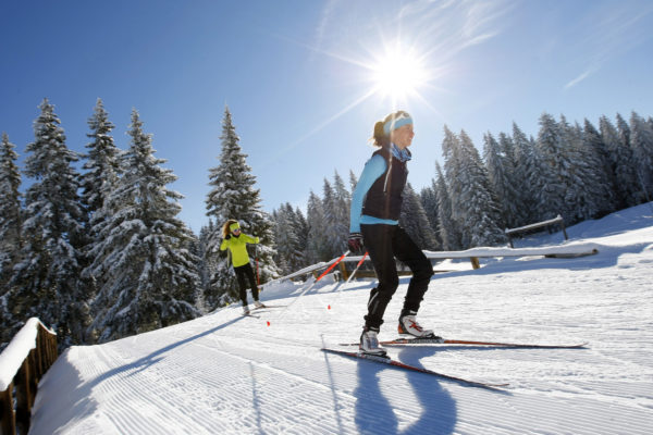 Nordic skiing around hotel restaurant Le Tillau in Jura